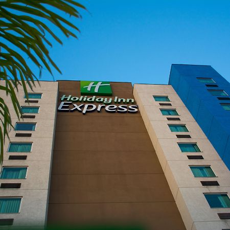 Holiday Inn Express Saltillo Zona Aeropuerto By Ihg Exterior foto