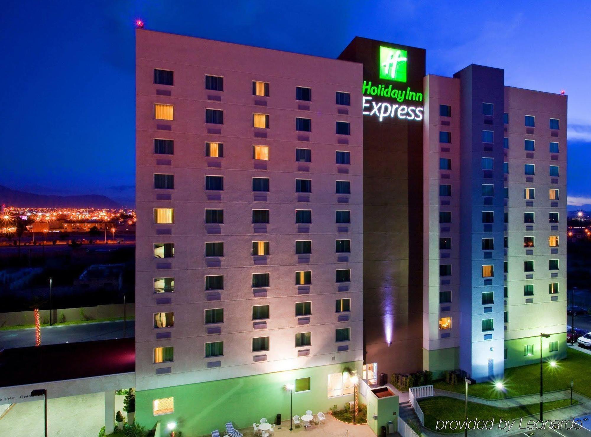 Holiday Inn Express Saltillo Zona Aeropuerto By Ihg Exterior foto