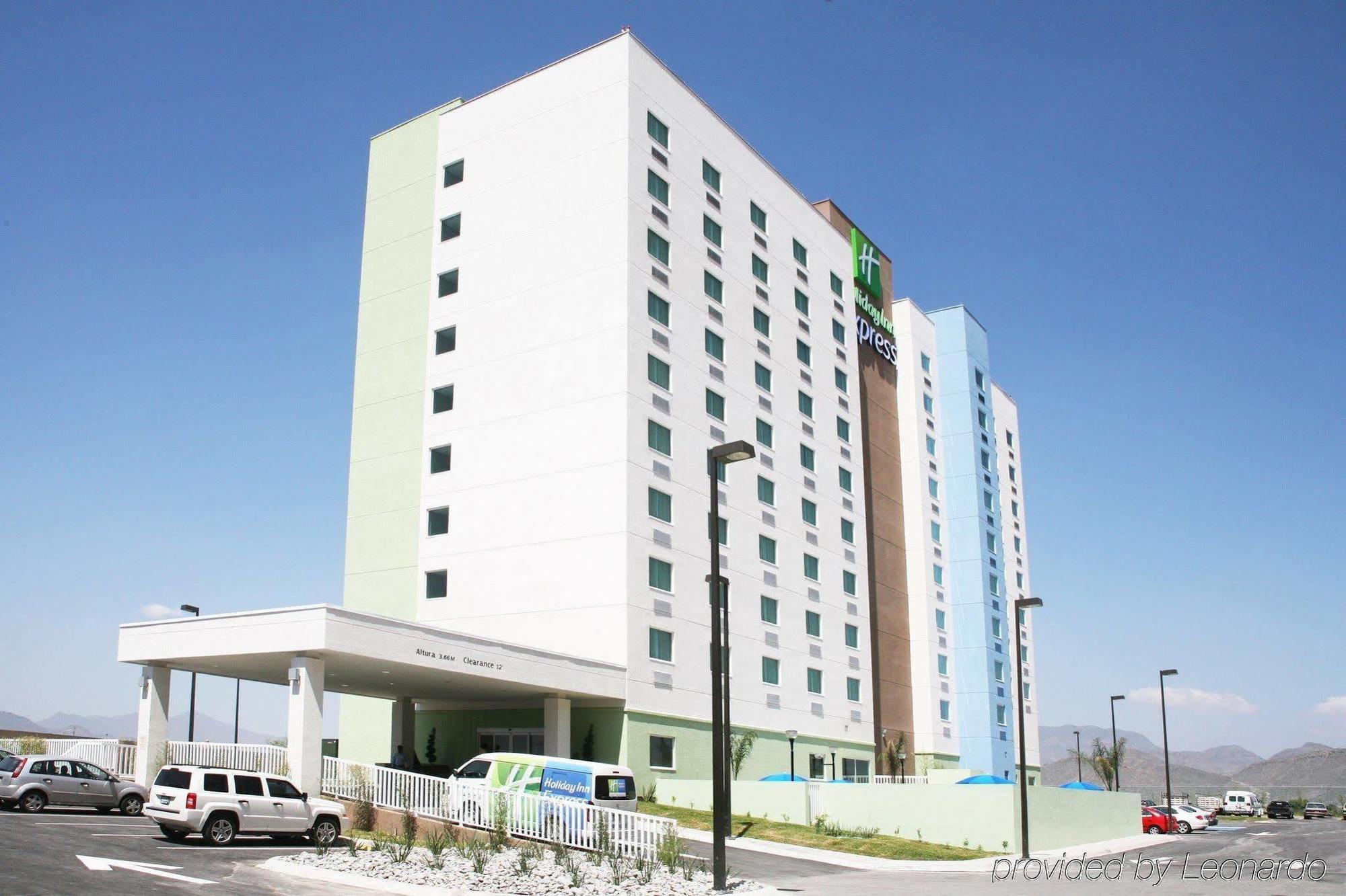 Holiday Inn Express Saltillo Zona Aeropuerto By Ihg Exterior foto