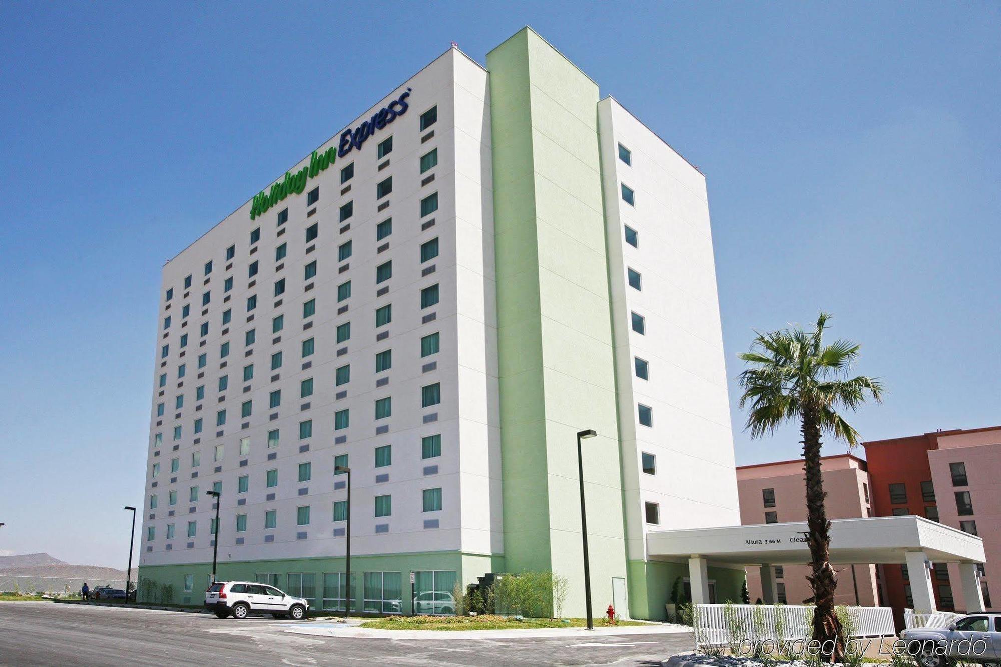 Holiday Inn Express Saltillo Zona Aeropuerto By Ihg Exterior foto