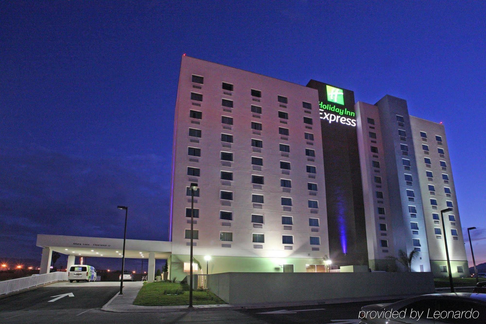 Holiday Inn Express Saltillo Zona Aeropuerto By Ihg Exterior foto